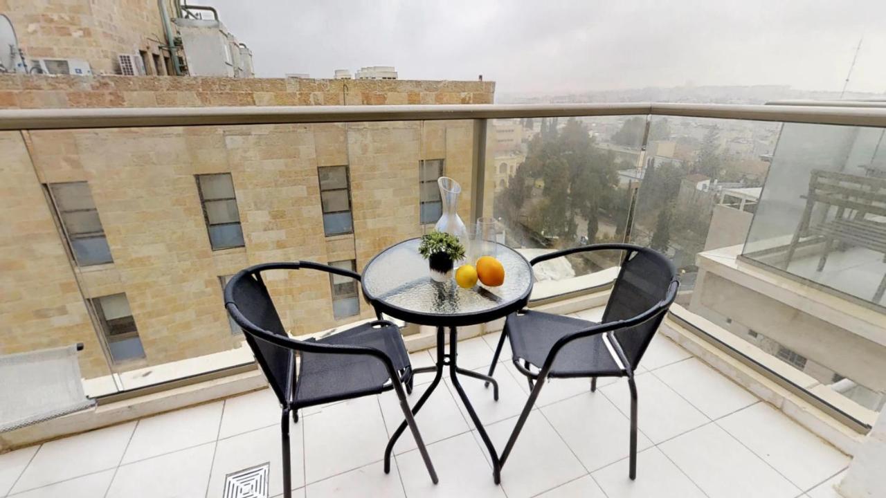 Exclusive Two-Bedroom Apartment With Parking Jerusalem Ngoại thất bức ảnh